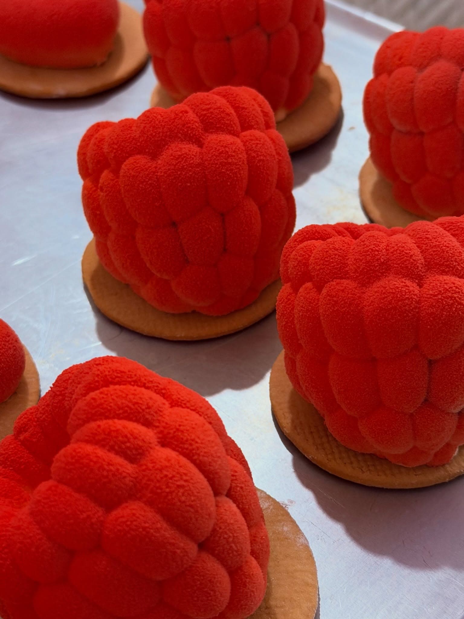 Macarons & mini desserts
